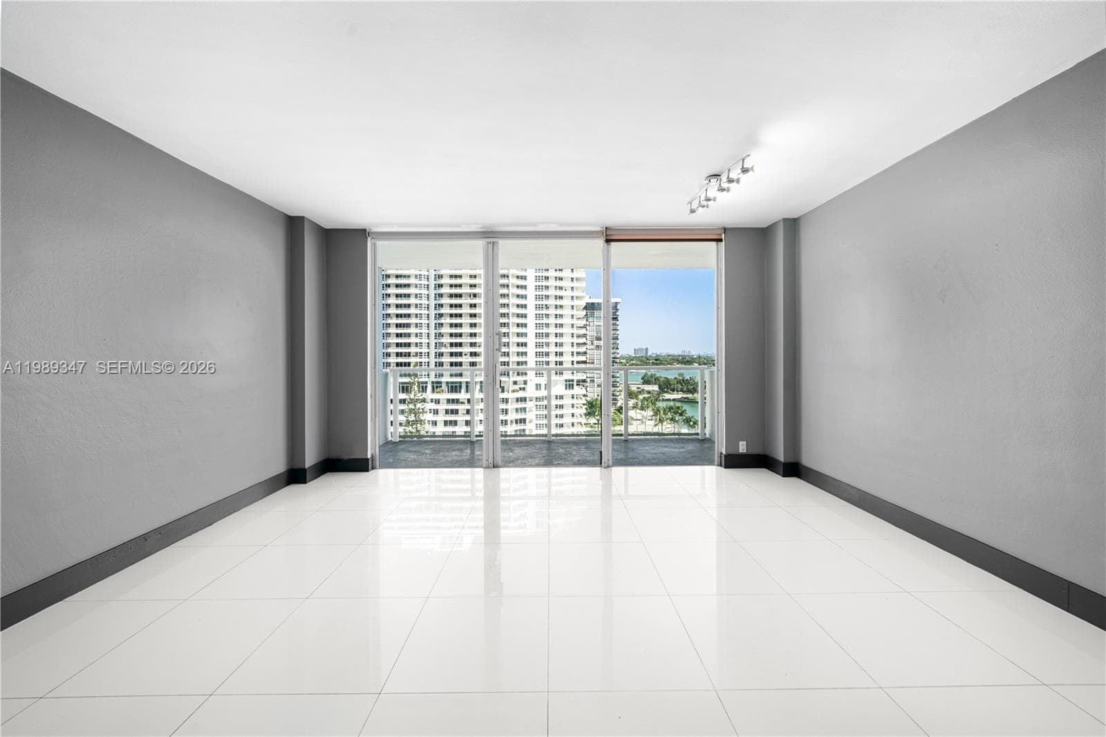 3301 NE 5th AVE # 1212, Miami FL 33137 — 10