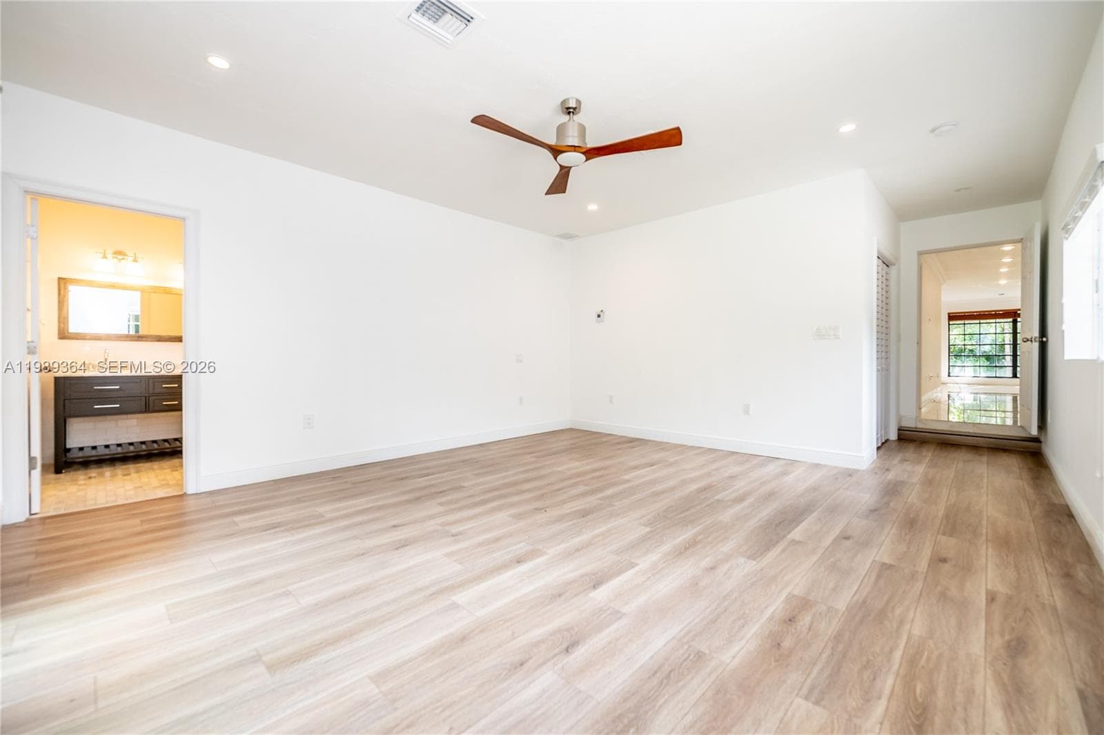 4160 Bay Point Rd, Miami FL 33137 — 36