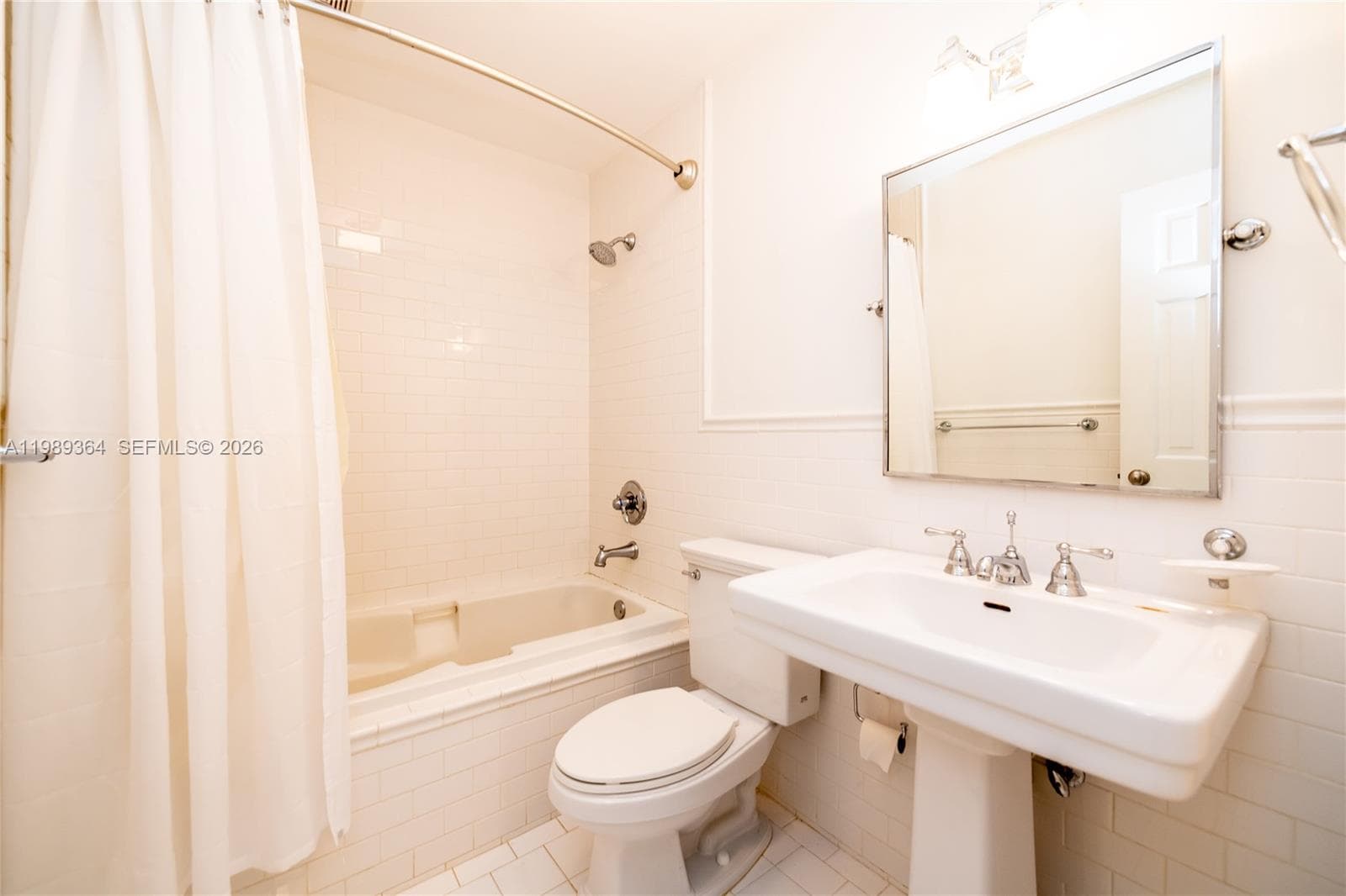 4160 Bay Point Rd, Miami FL 33137 — 45