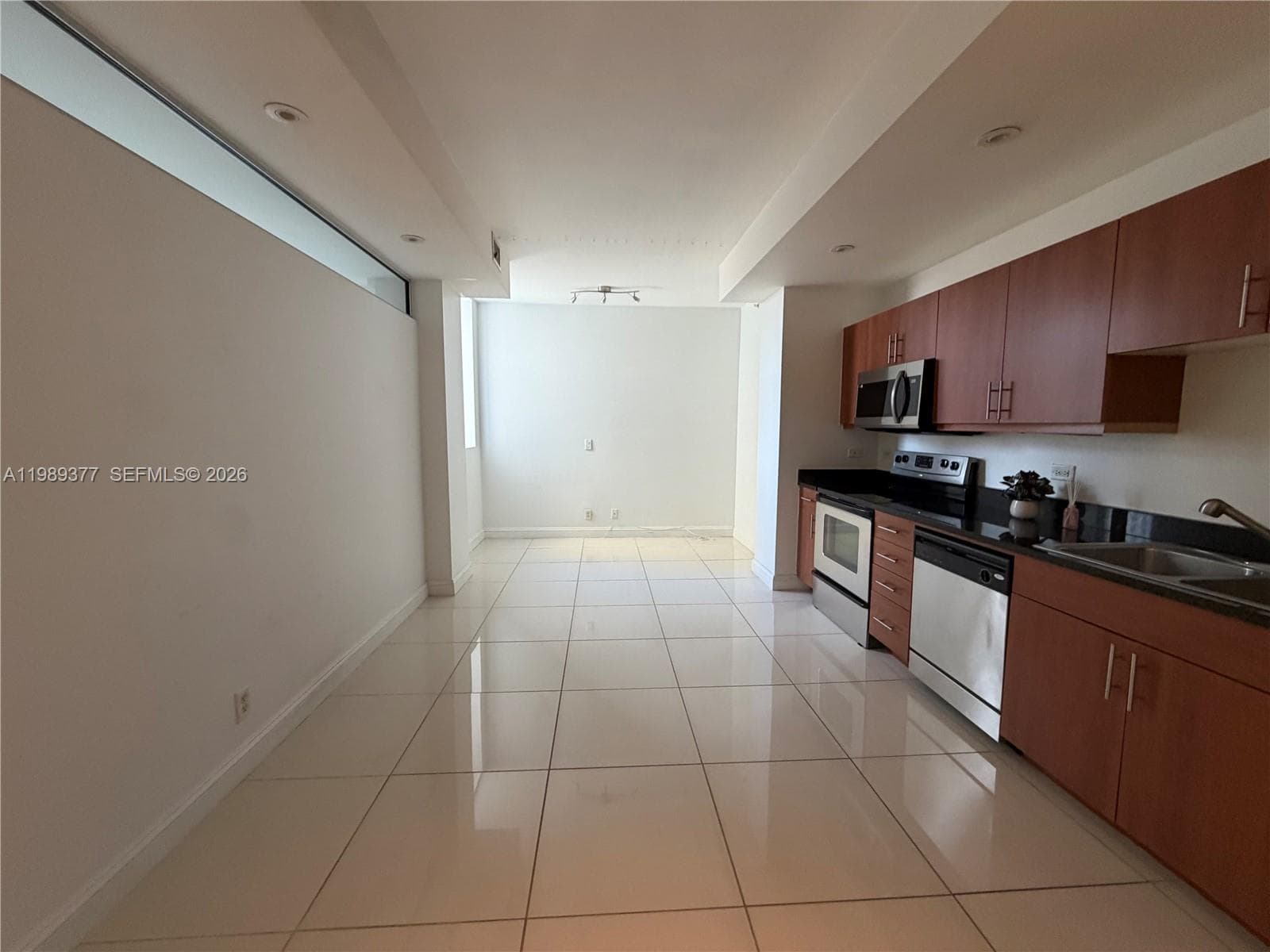 111 E Flagler St # 606, Miami FL 33131 — 2