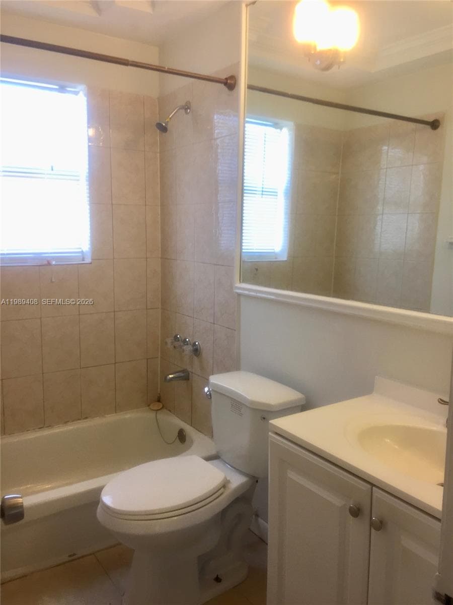 2551 NW 13th St # 29, Miami FL 33125 — 8