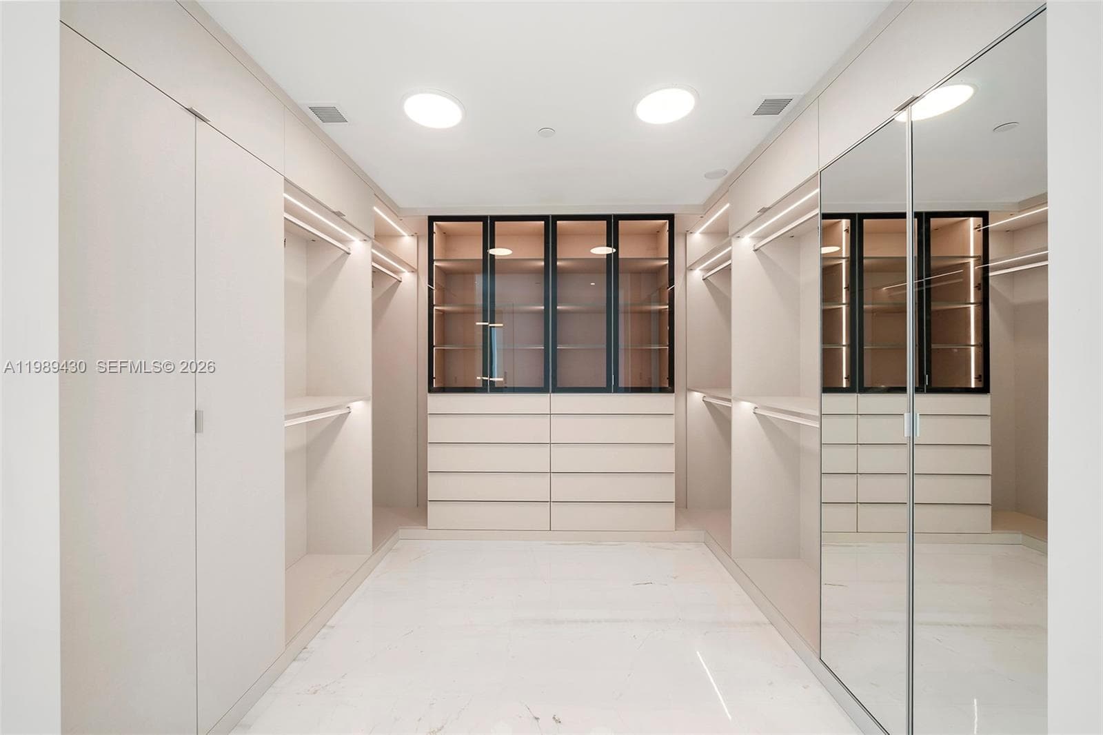 300 Biscayne Blvd Way # 1904C, Miami FL 33131 — 26