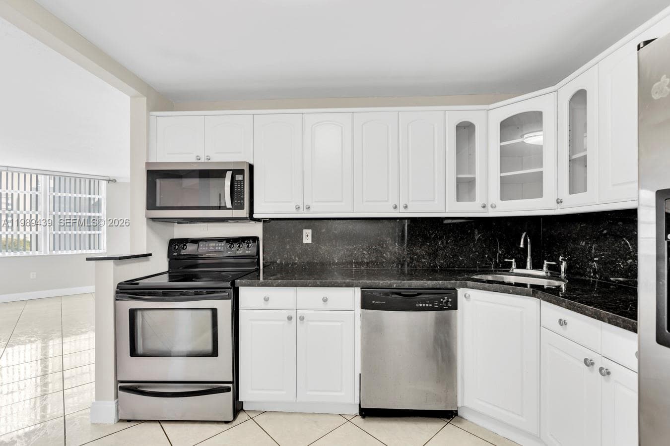2750 NE 183rd St # 806, Aventura FL 33160 — 3