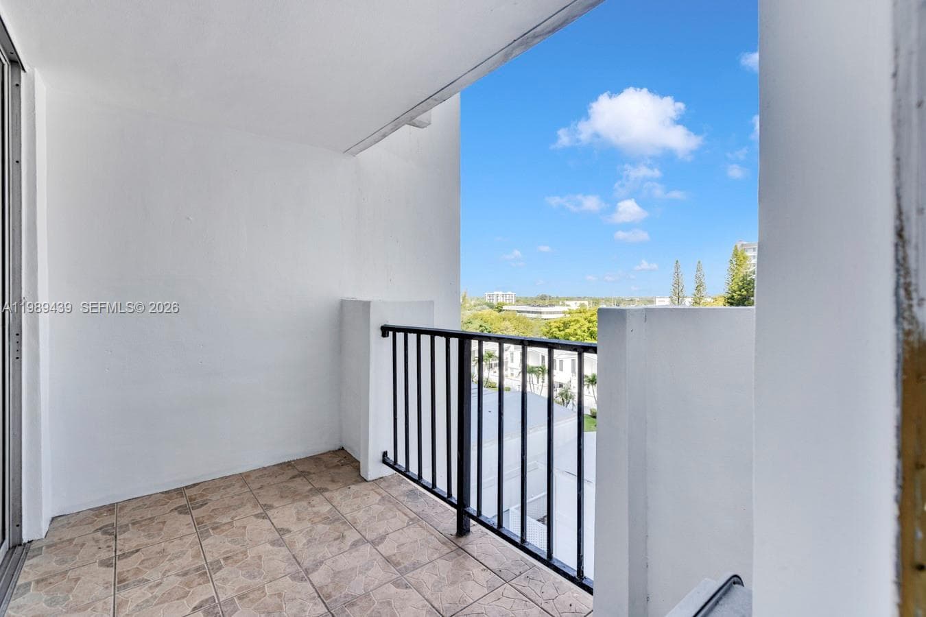 2750 NE 183rd St # 806, Aventura FL 33160 — 8