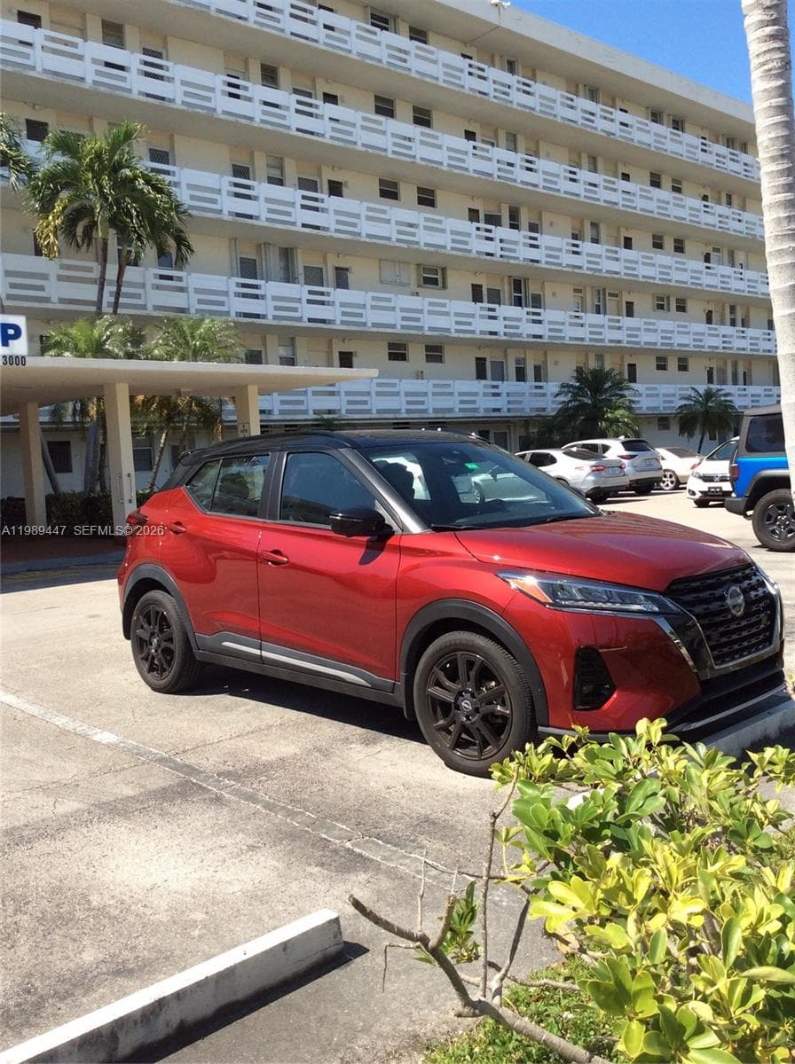 3000 Marcos Dr # P304, Aventura FL 33160 — 2
