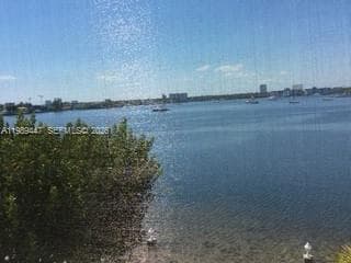 3000 Marcos Dr # P304, Aventura FL 33160 — 4