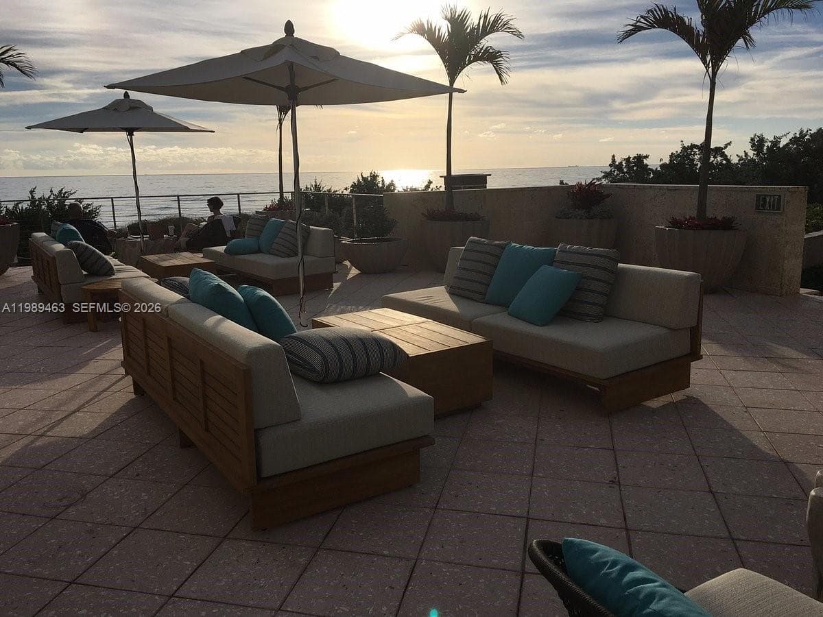 6801 Collins Ave, Miami Beach FL 33141 — 30