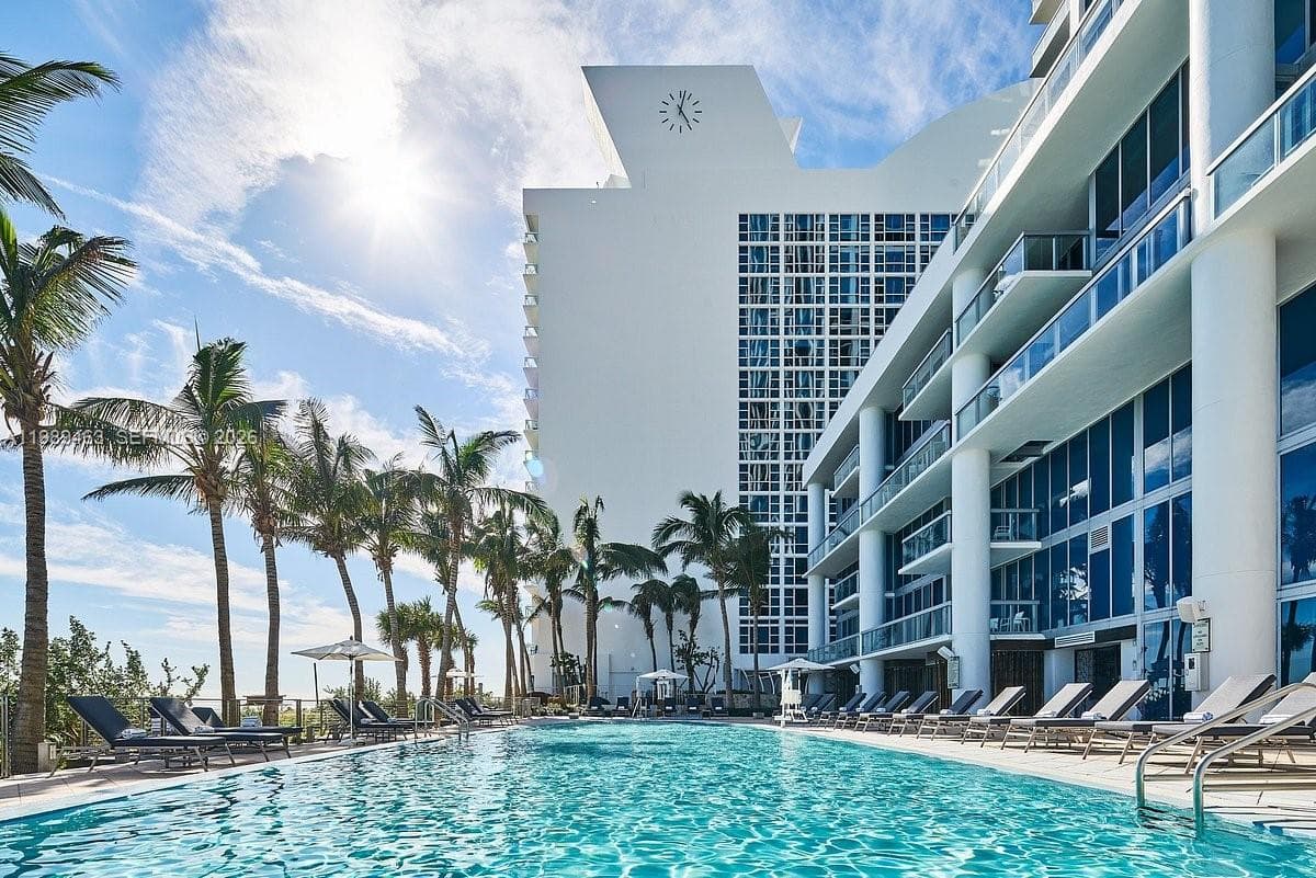 6801 Collins Ave, Miami Beach FL 33141 — 37