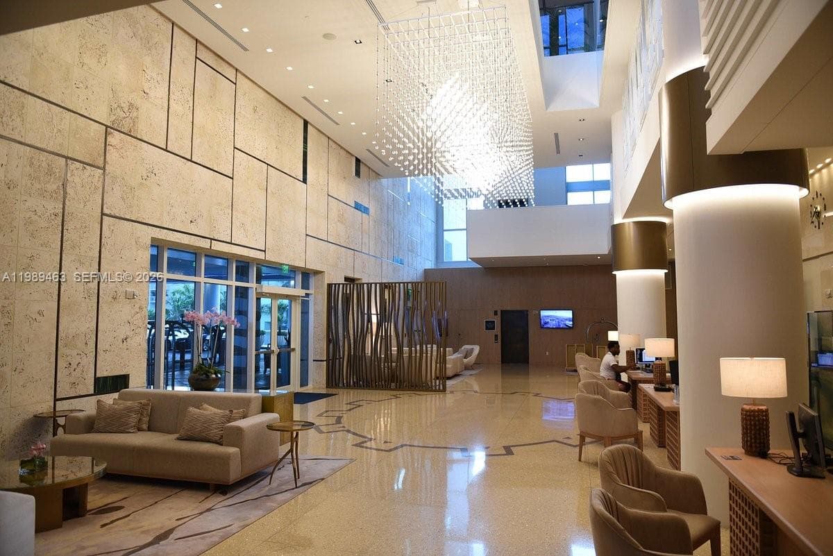 6801 Collins Ave, Miami Beach FL 33141 — 35