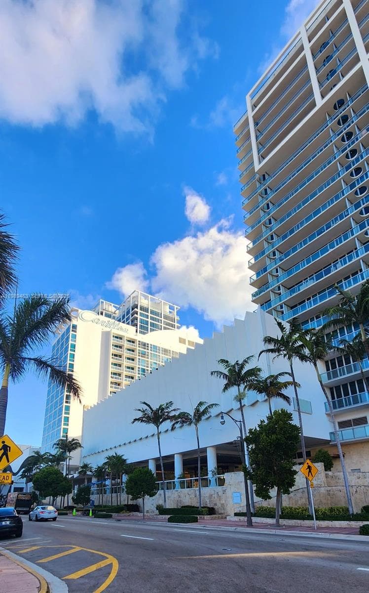 6801 Collins Ave, Miami Beach FL 33141 — 4