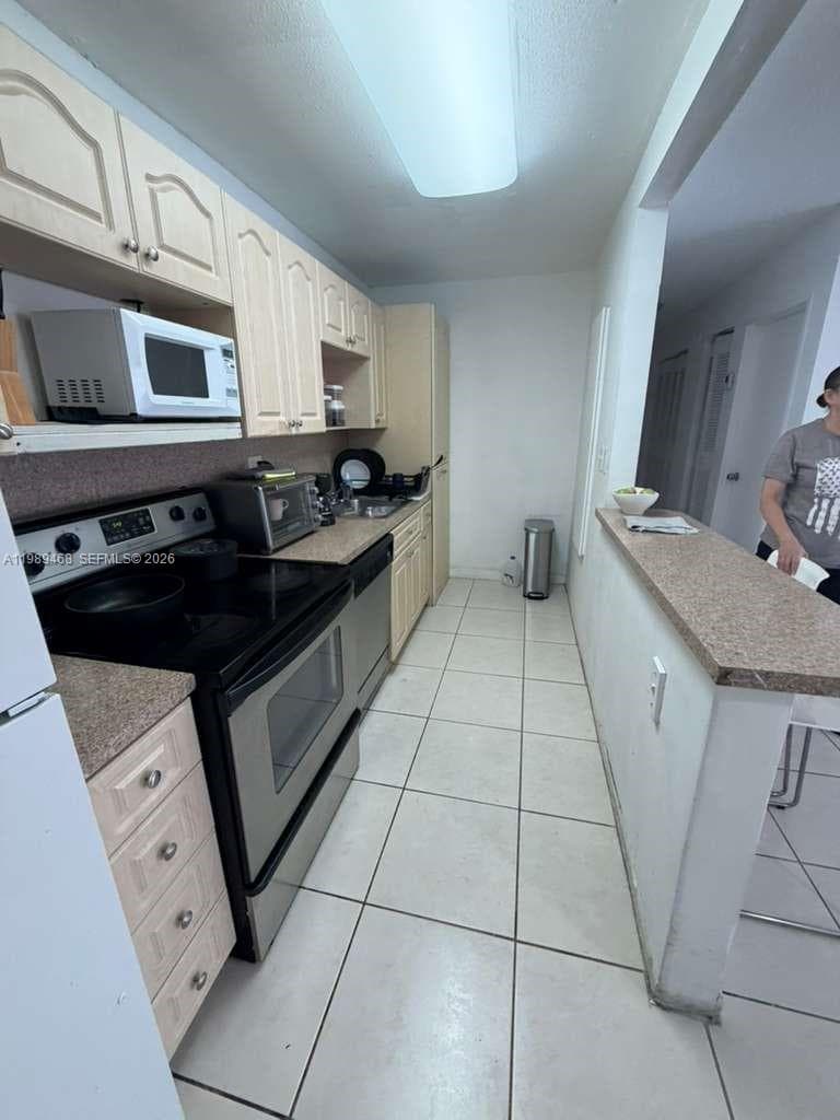 4154 NW 79th Ave # 2A, Doral FL 33166 — 3