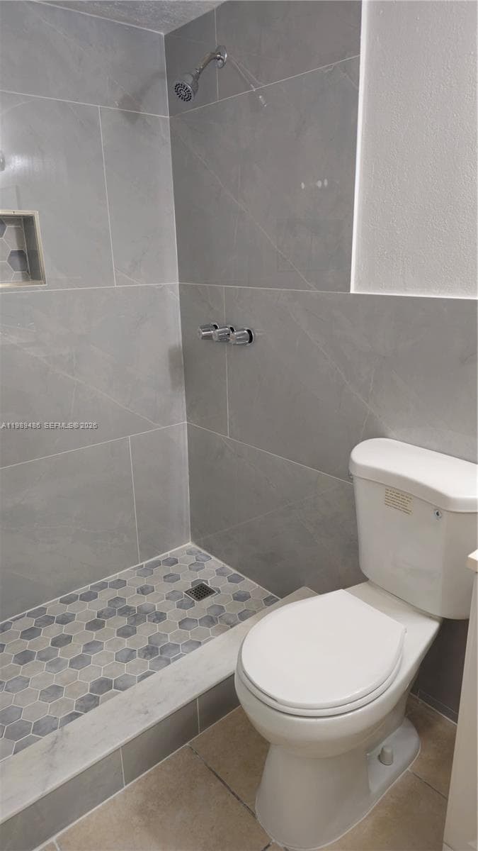 4550 NW 9th St # 505E, Miami FL 33126 — 6