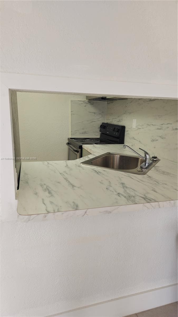 4550 NW 9th St # 505E, Miami FL 33126 — 8