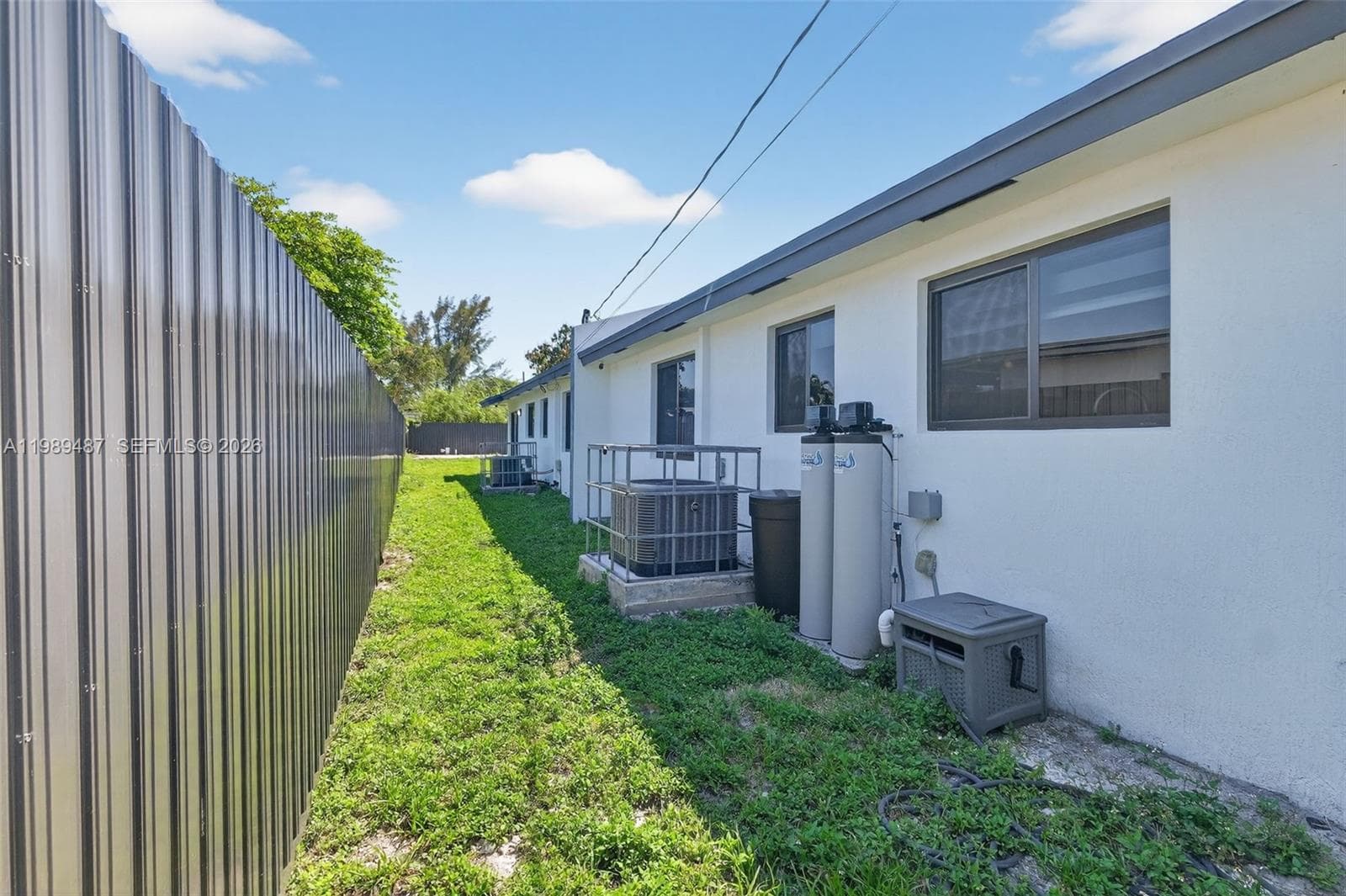 2490 NW 44th St # 2490, Miami FL 33142 — 30