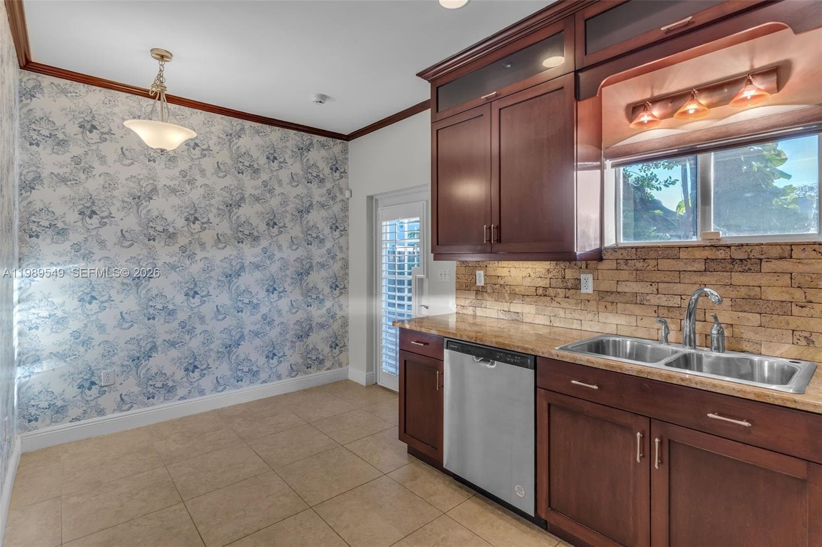 7048 SW 83rd Ct, Miami FL 33143 — 10
