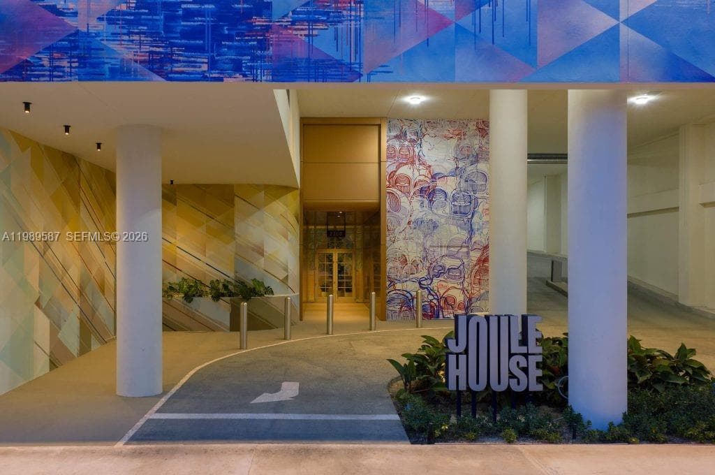 2200 NW 1st Ave # B1, Miami FL 33127 — 5