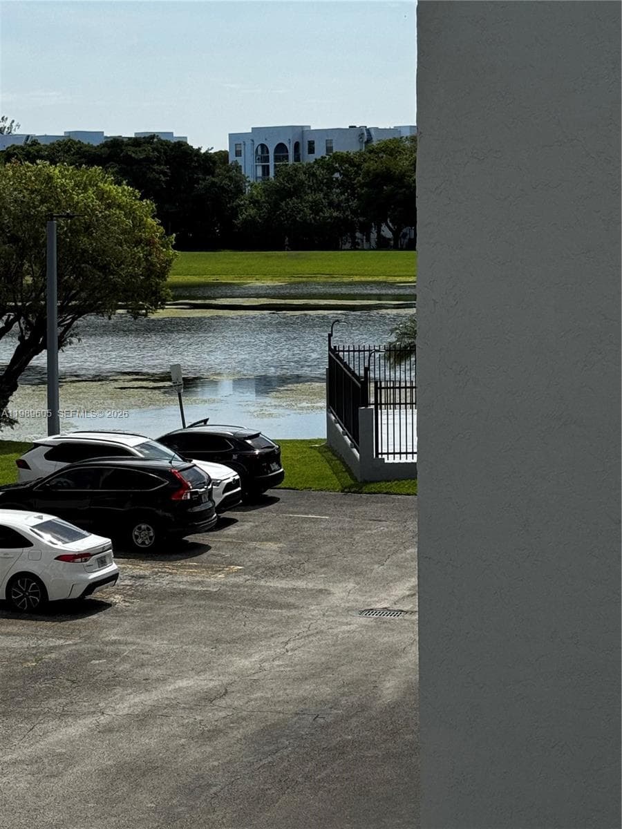 9686 Fontainebleau Blvd # 301, Miami FL 33172 — 2