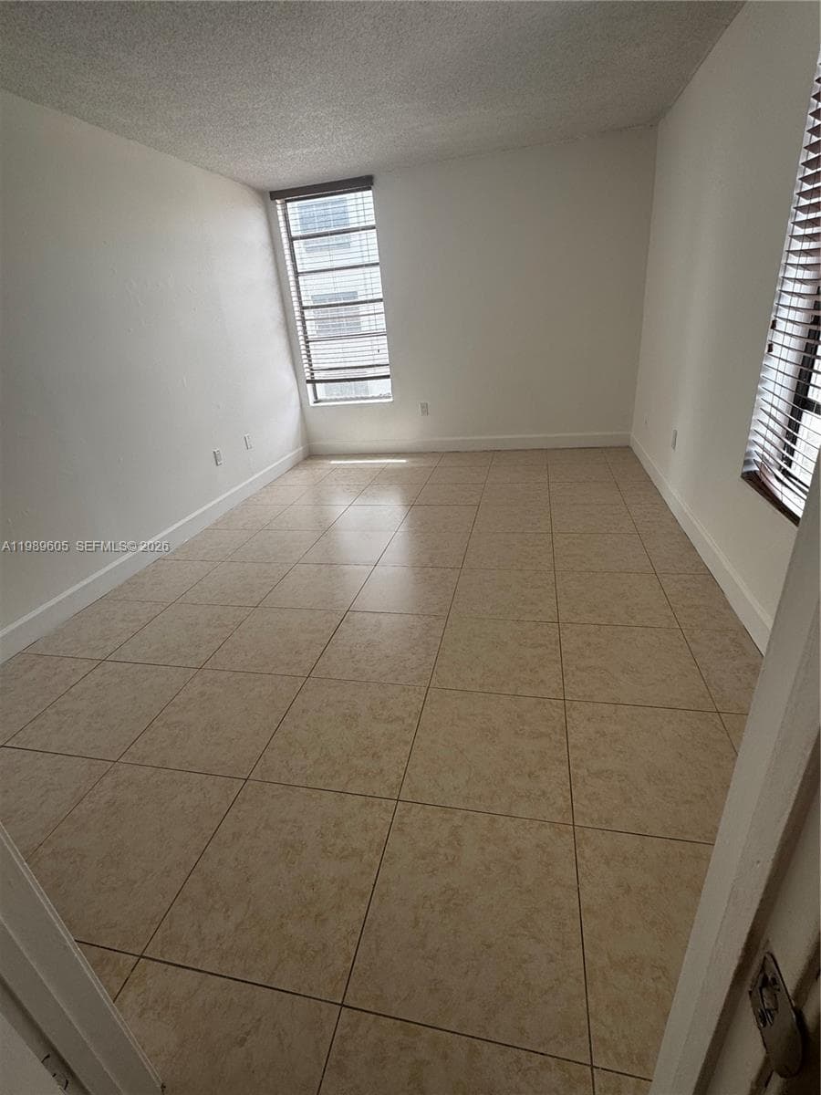 9686 Fontainebleau Blvd # 301, Miami FL 33172 — 6