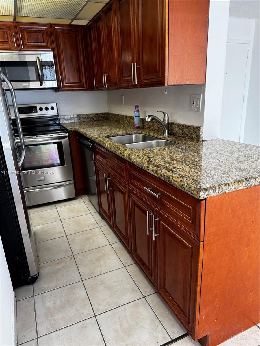 9686 Fontainebleau Blvd # 301, Miami FL 33172 — 12