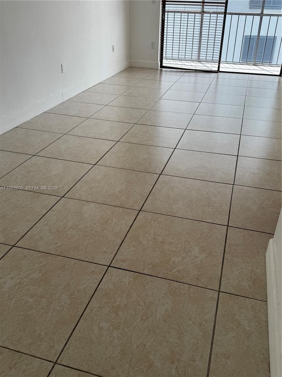 9686 Fontainebleau Blvd # 301, Miami FL 33172 — 3