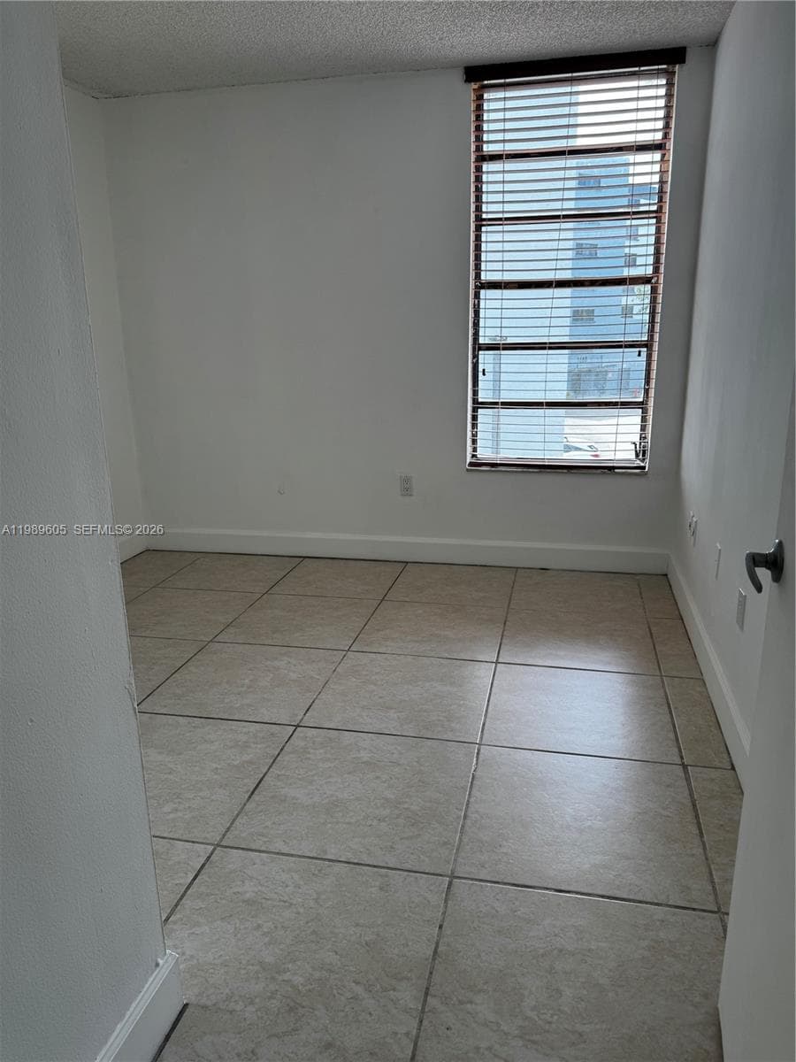9686 Fontainebleau Blvd # 301, Miami FL 33172 — 9