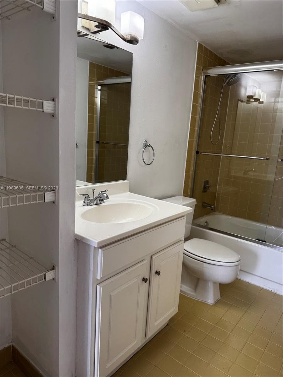 9686 Fontainebleau Blvd # 301, Miami FL 33172 — 10