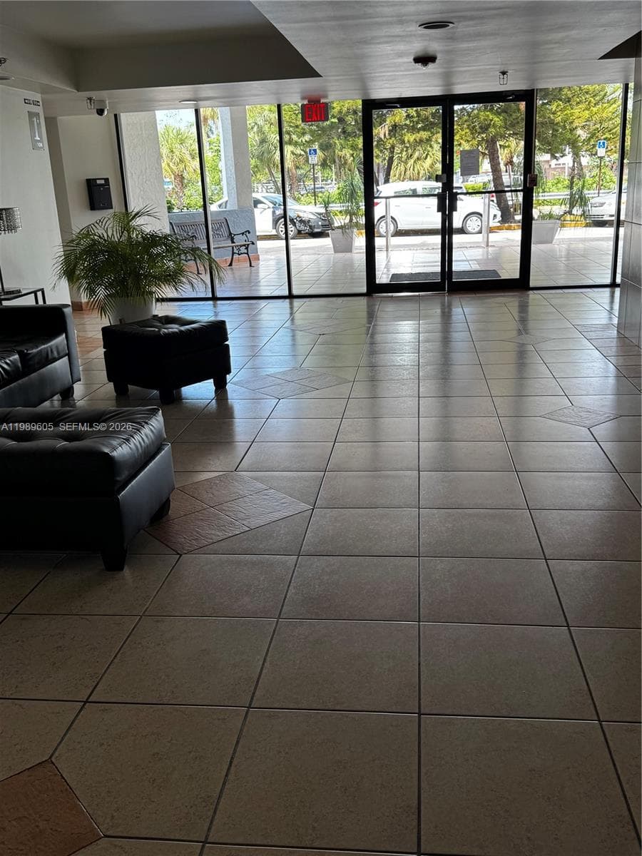 9686 Fontainebleau Blvd # 301, Miami FL 33172 — 18