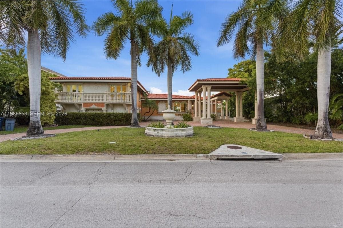 1249 Biscaya Dr, Surfside FL 33154 — 84
