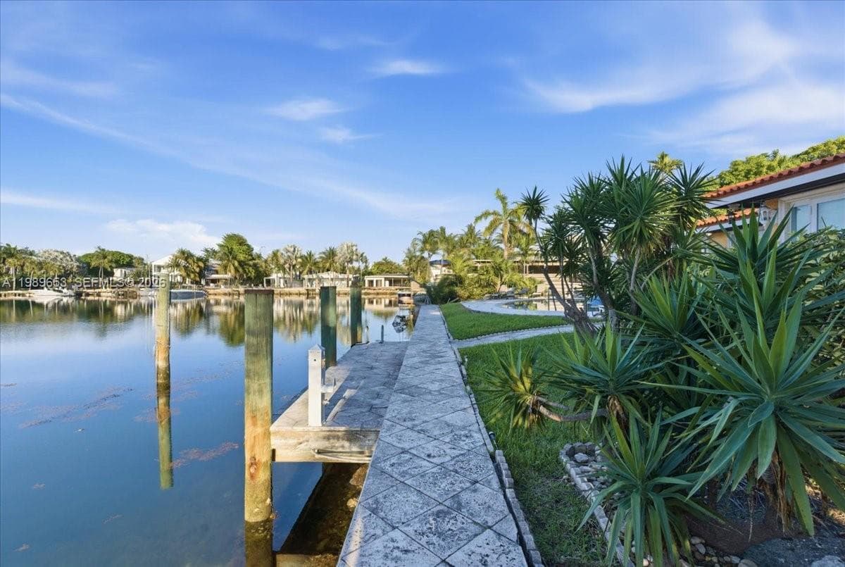 1249 Biscaya Dr, Surfside FL 33154 — 71