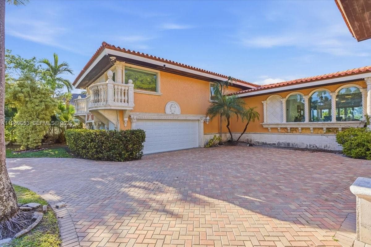 1249 Biscaya Dr, Surfside FL 33154 — 75