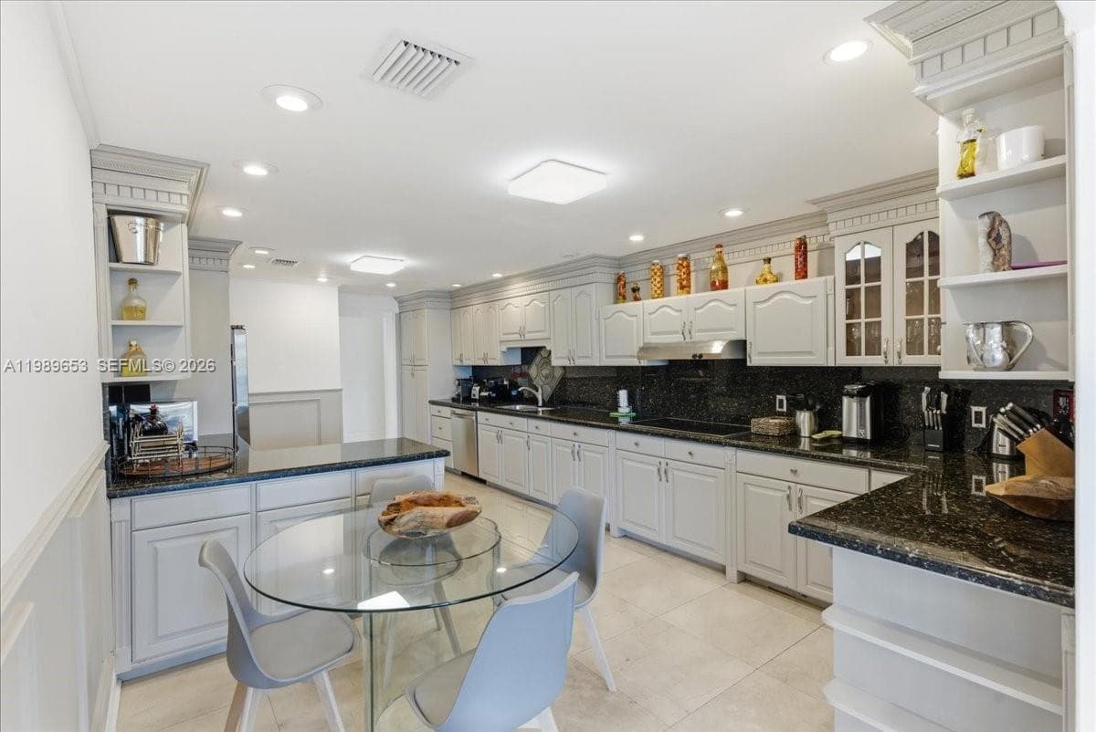 1249 Biscaya Dr, Surfside FL 33154 — 20