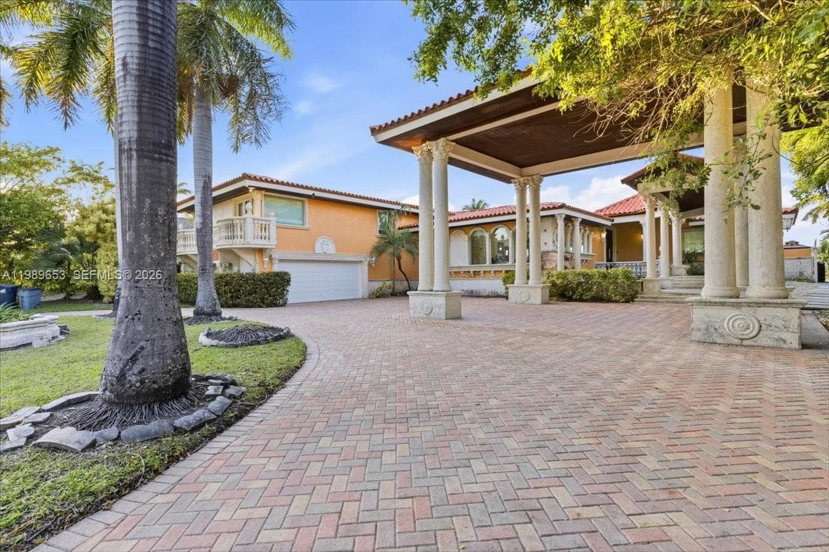 1249 Biscaya Dr, Surfside FL 33154 — 79