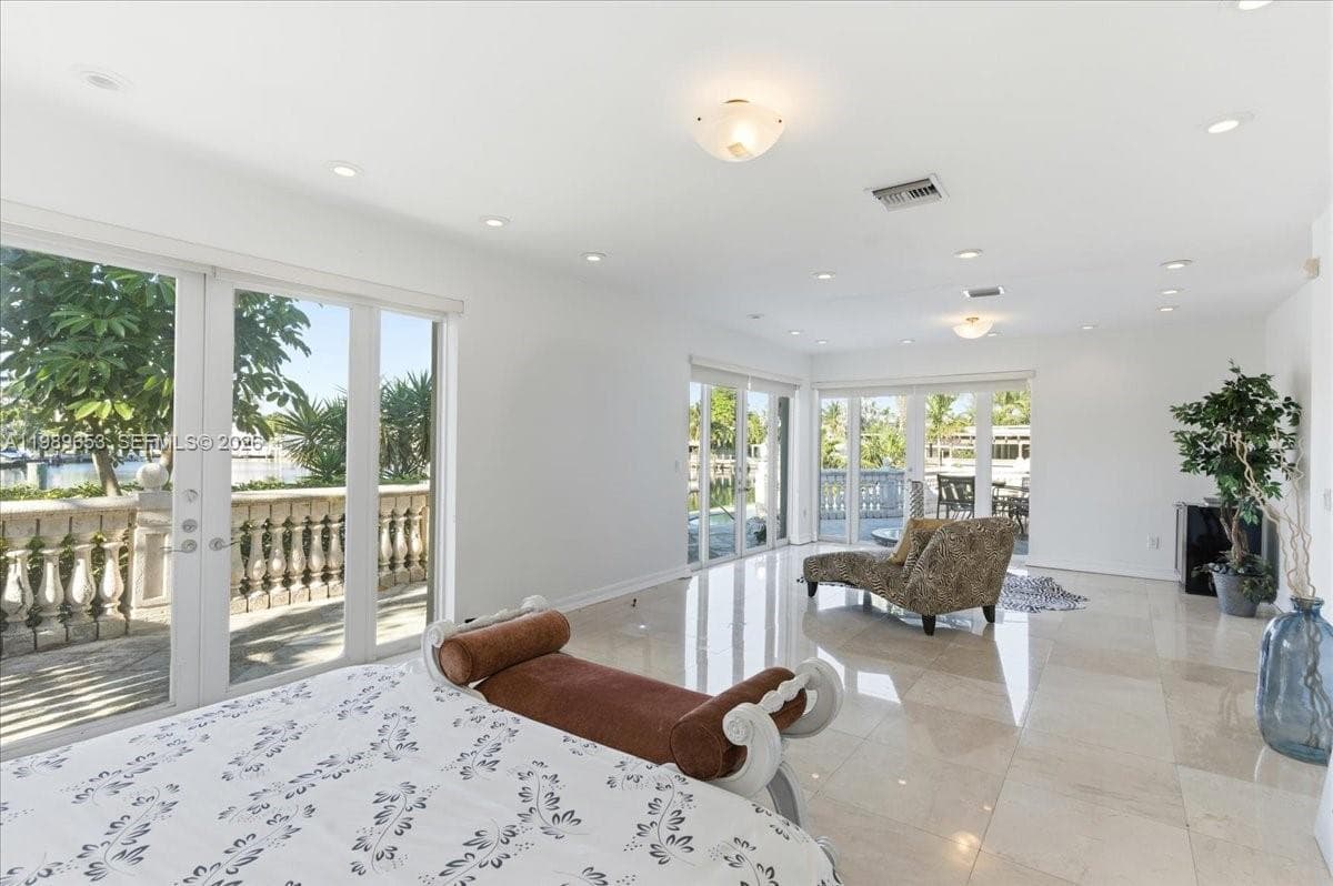 1249 Biscaya Dr, Surfside FL 33154 — 34