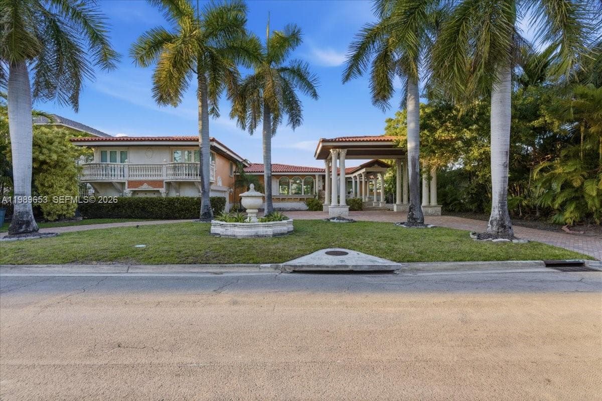 1249 Biscaya Dr, Surfside FL 33154 — 86