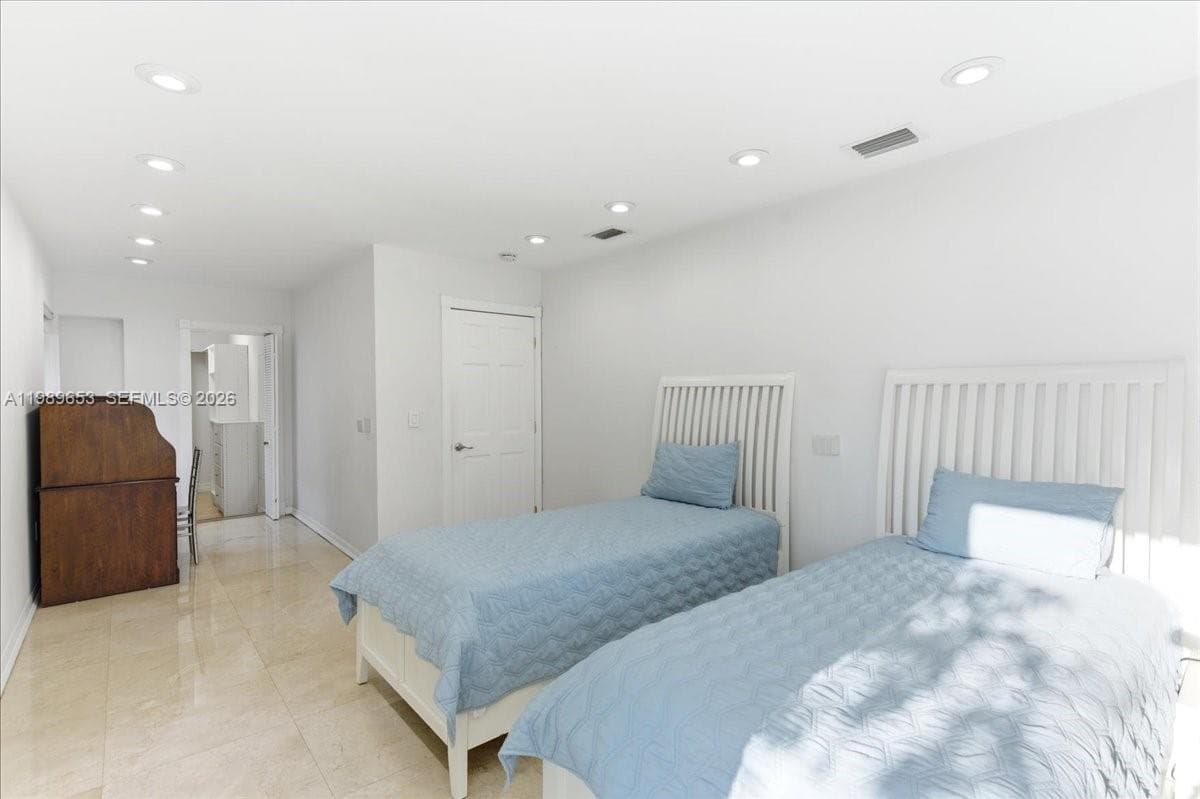 1249 Biscaya Dr, Surfside FL 33154 — 51
