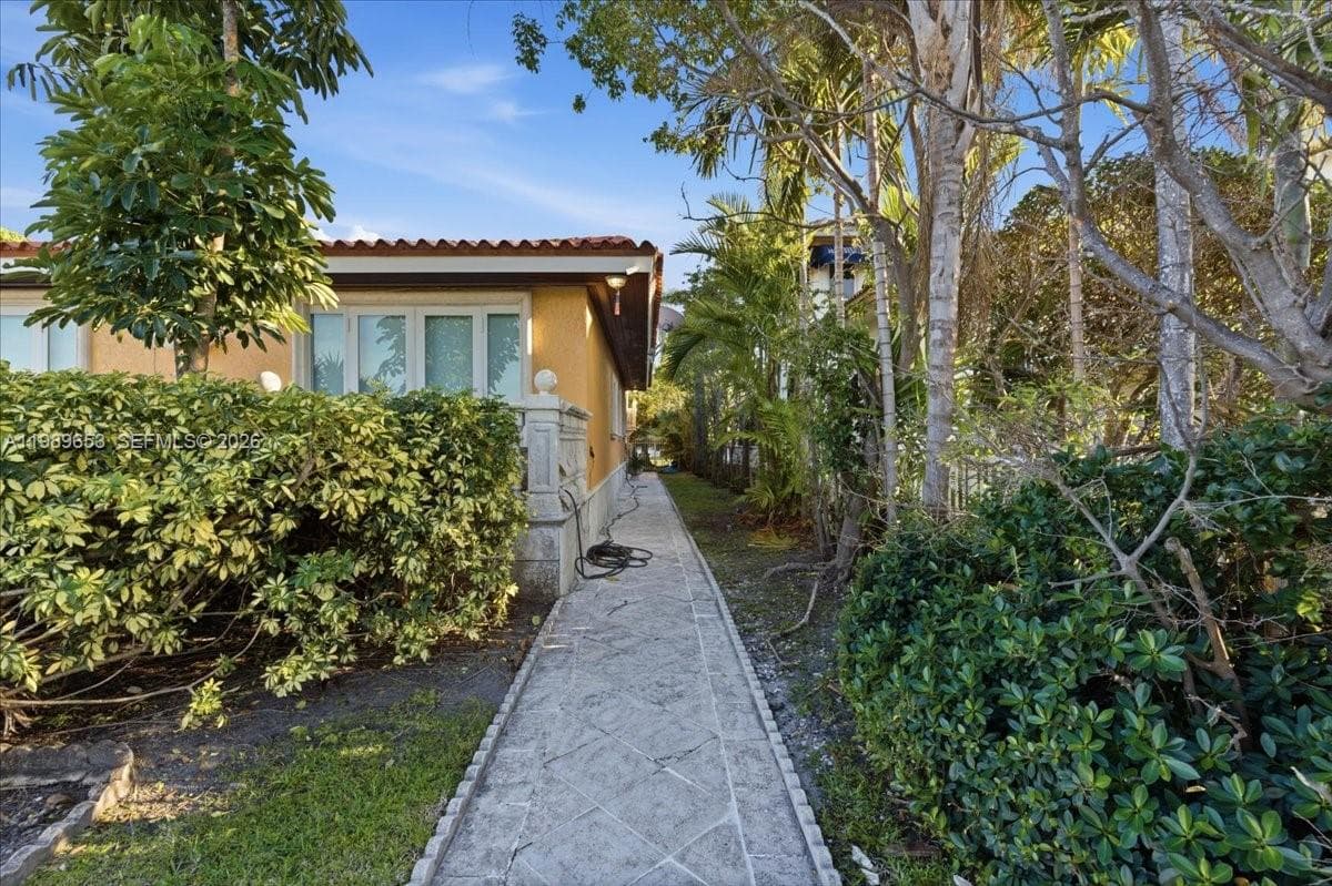 1249 Biscaya Dr, Surfside FL 33154 — 68