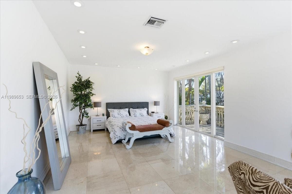 1249 Biscaya Dr, Surfside FL 33154 — 31