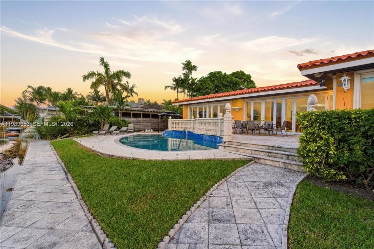 1249 Biscaya Dr, Surfside FL 33154 — 4
