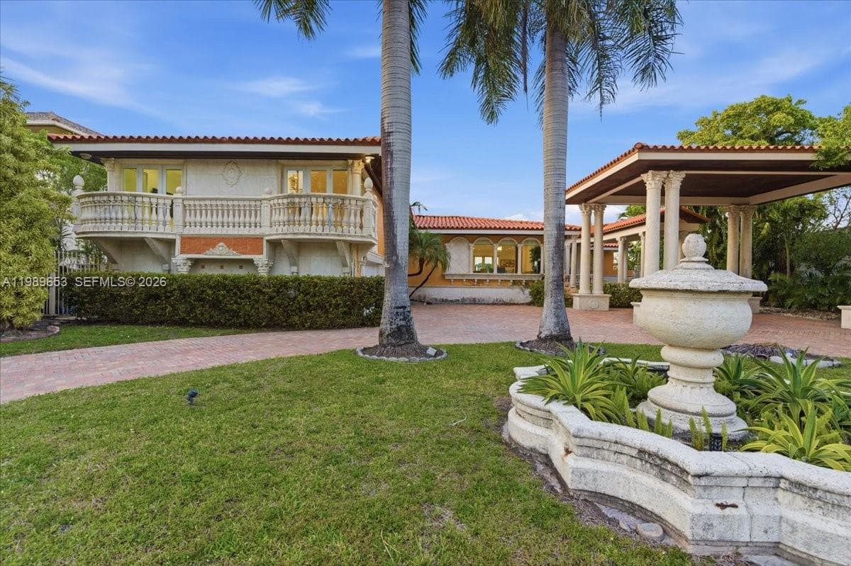 1249 Biscaya Dr, Surfside FL 33154 — 85