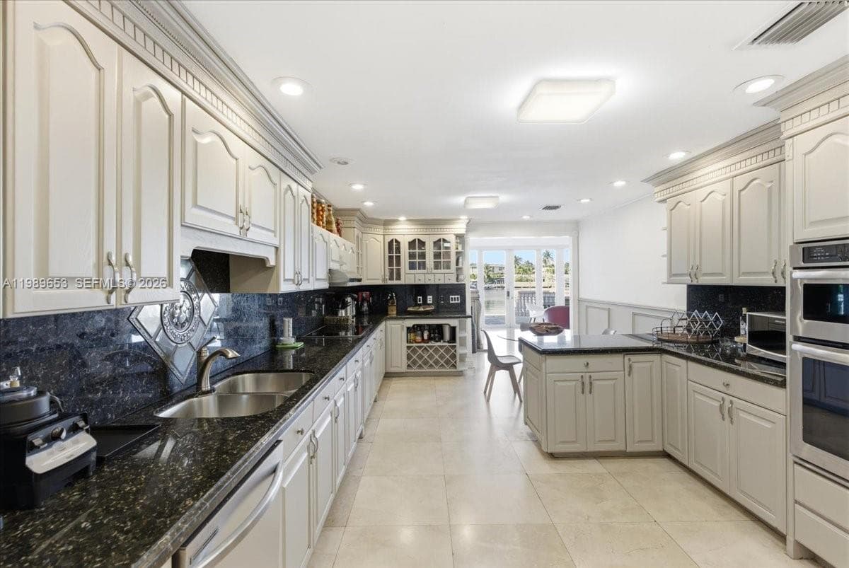 1249 Biscaya Dr, Surfside FL 33154 — 21
