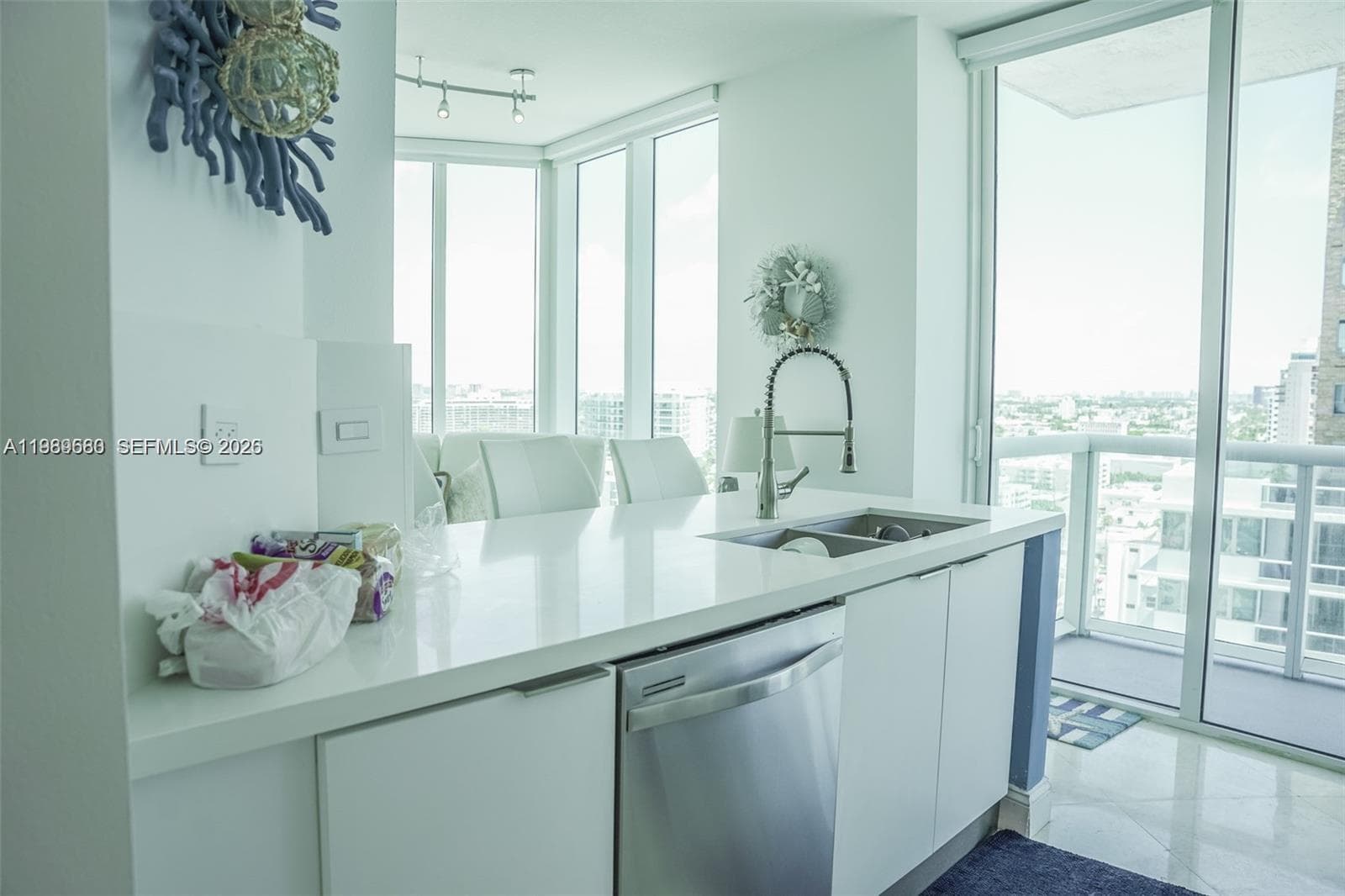 6515 Collins Ave # 1709, Miami Beach FL 33141 — 9