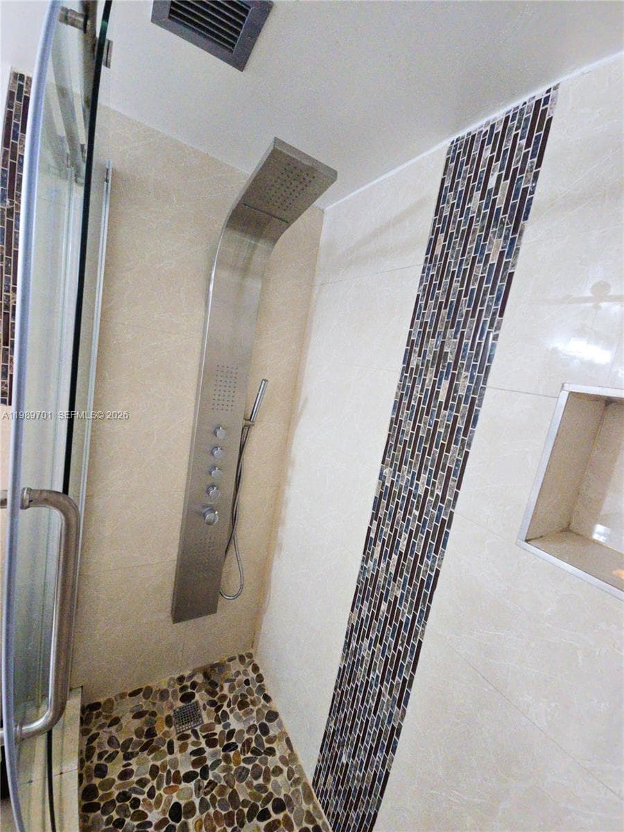 2851 NE 183rd St # 905E, Aventura FL 33160 — 23
