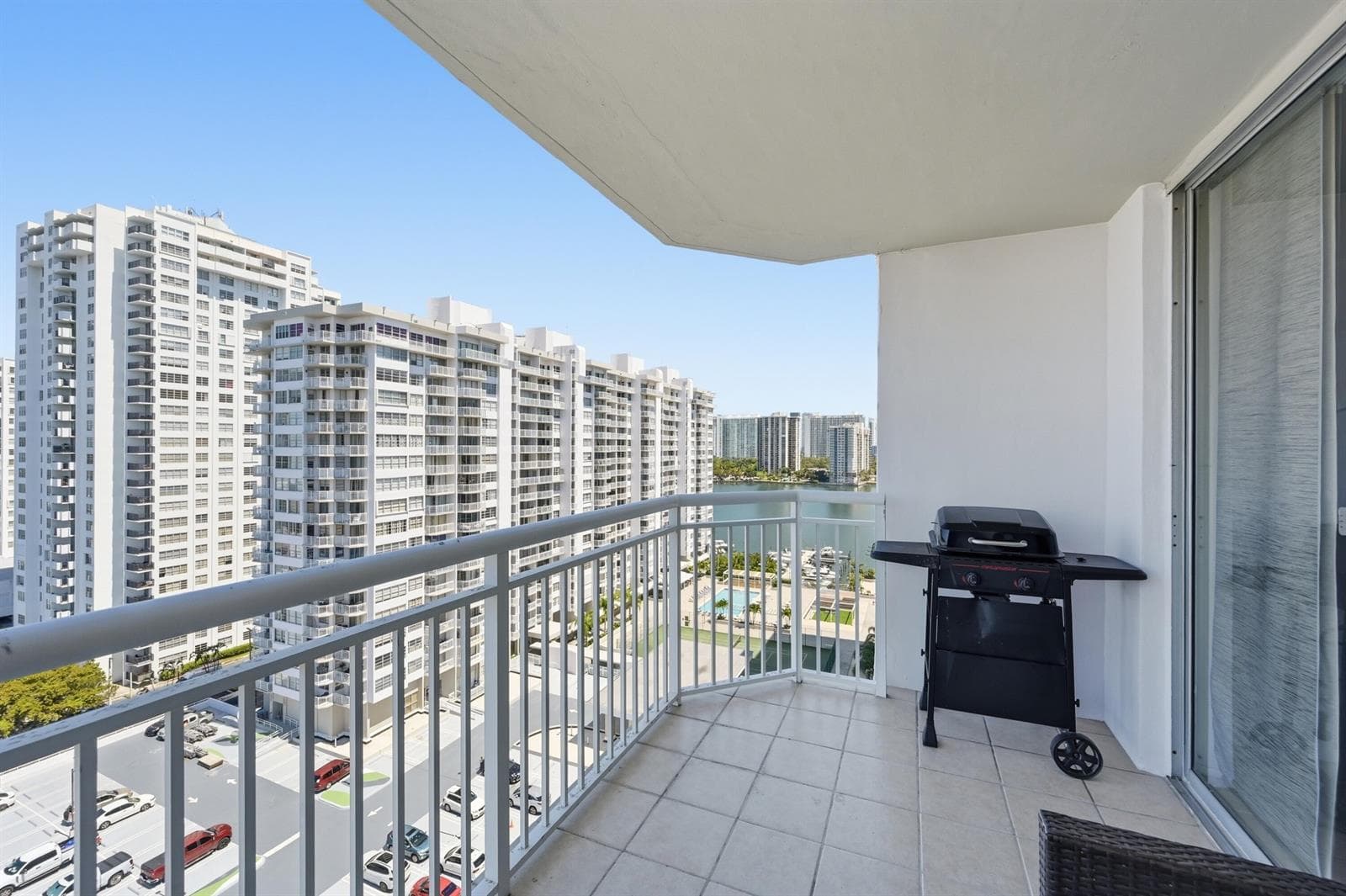 18011 Biscayne Boulevard # 1502, Aventura FL 33160 — 13