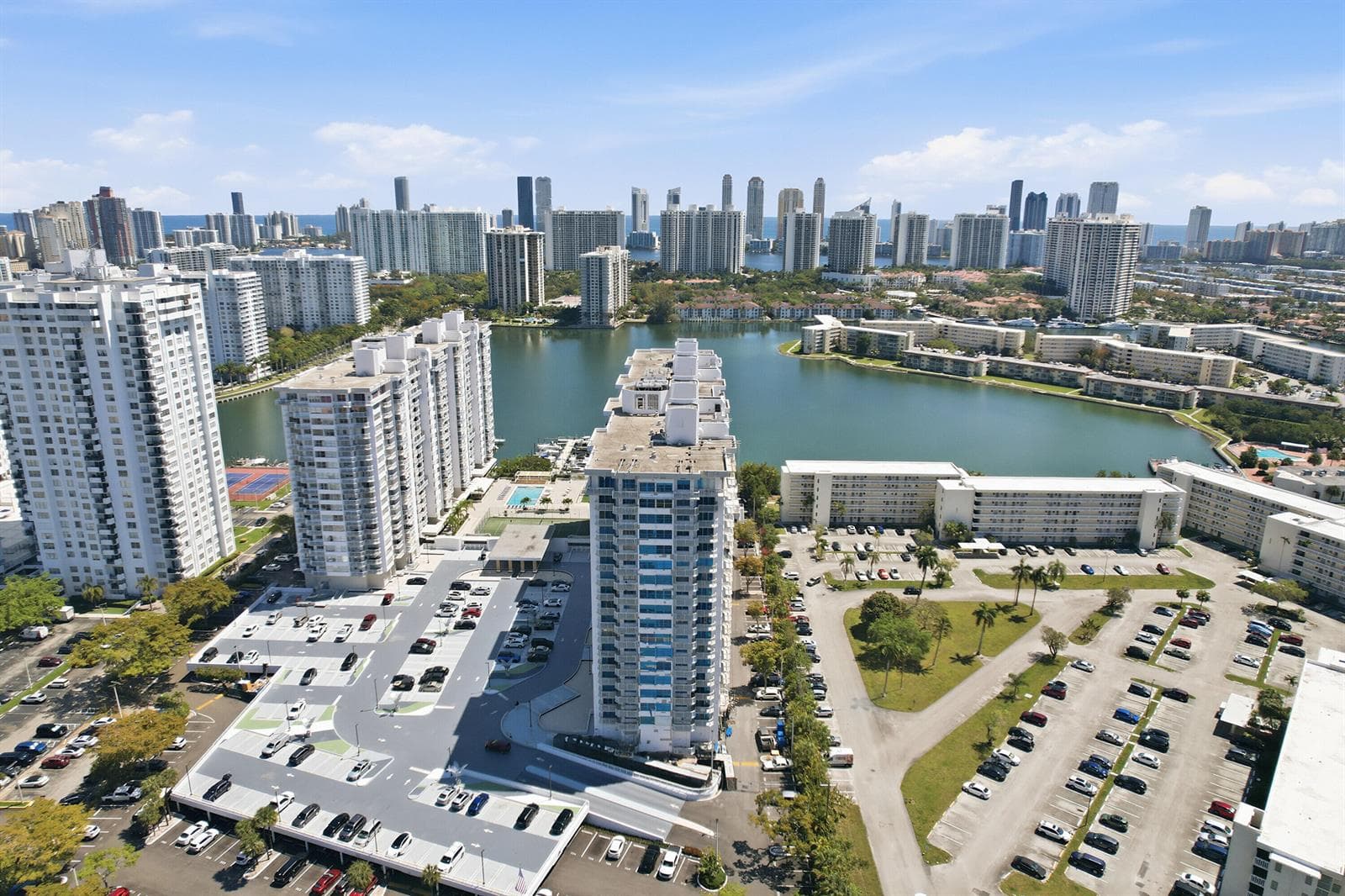 18011 Biscayne Boulevard # 1502, Aventura FL 33160 — 32