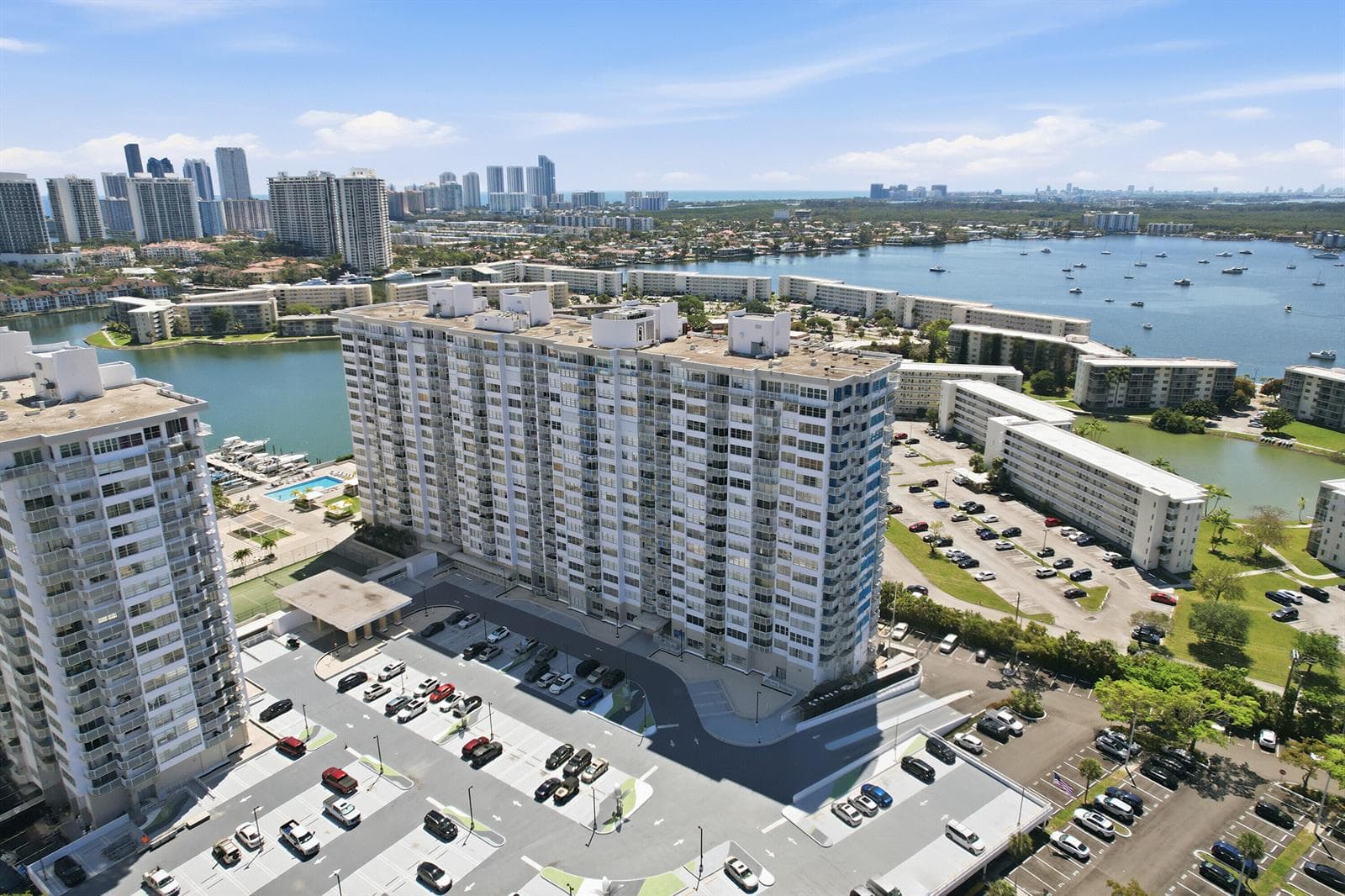 18011 Biscayne Boulevard # 1502, Aventura FL 33160 — 38