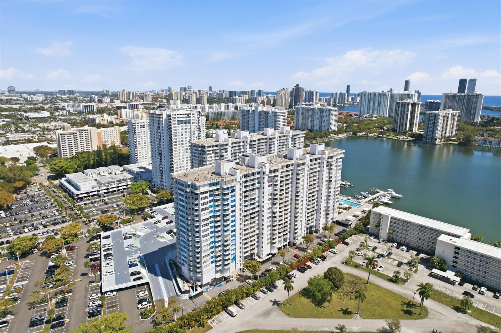 18011 Biscayne Boulevard # 1502, Aventura FL 33160 — 33