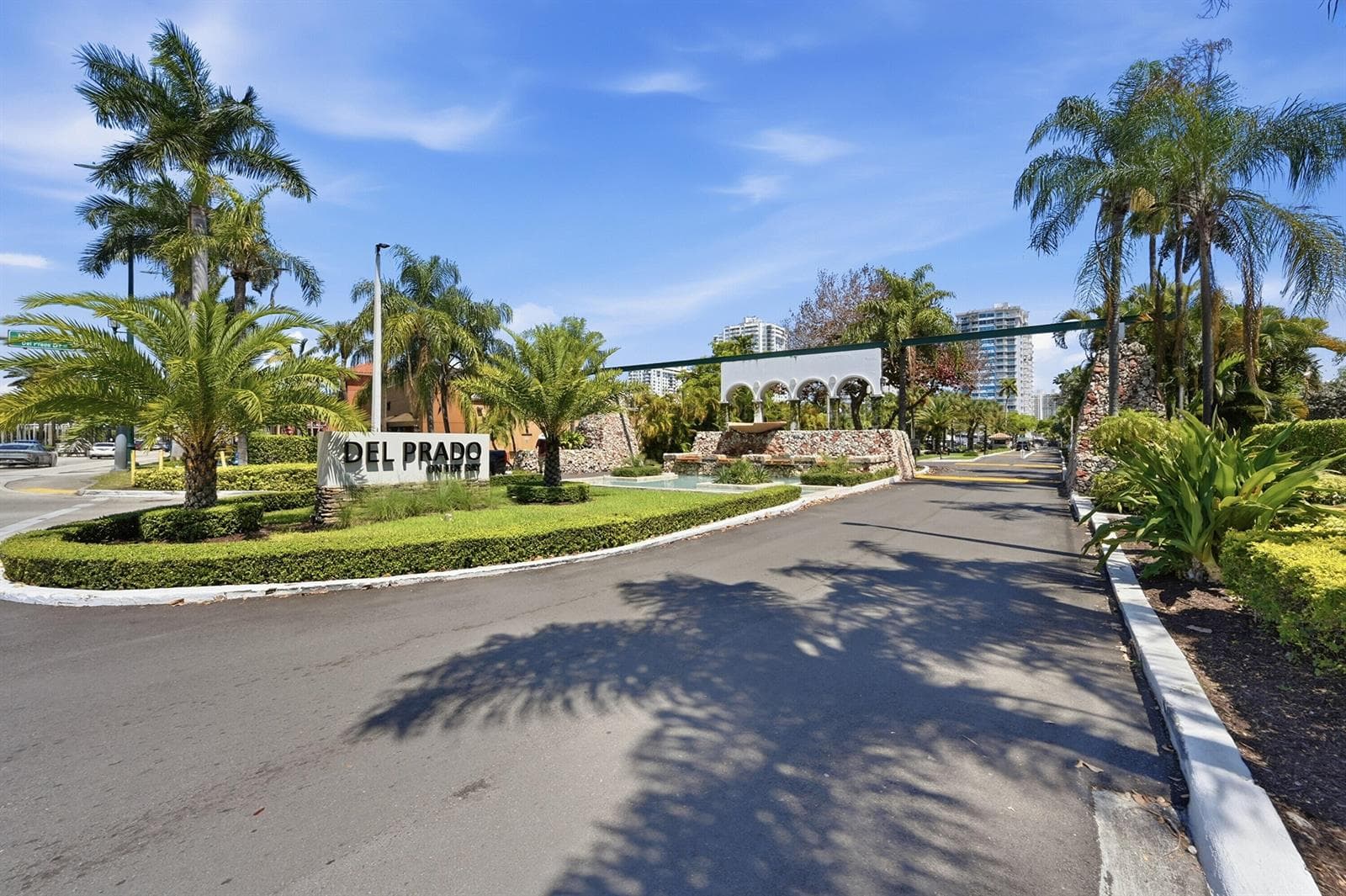 18011 Biscayne Boulevard # 1502, Aventura FL 33160 — 37