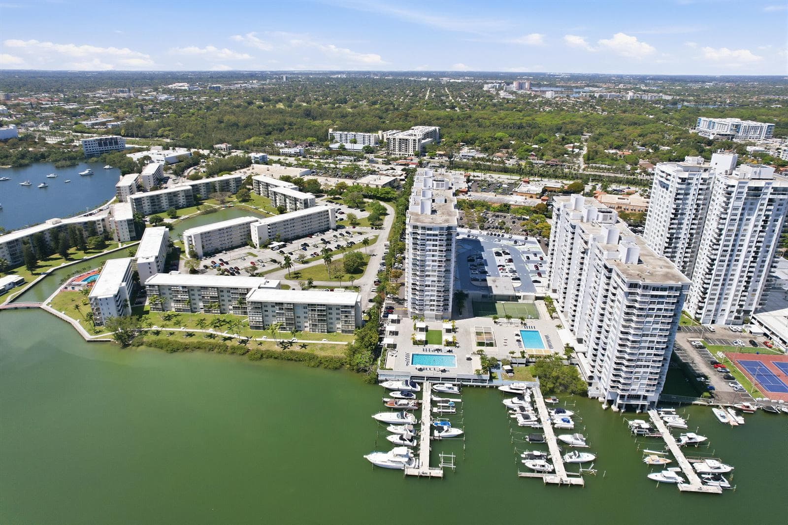 18011 Biscayne Boulevard # 1502, Aventura FL 33160 — 29