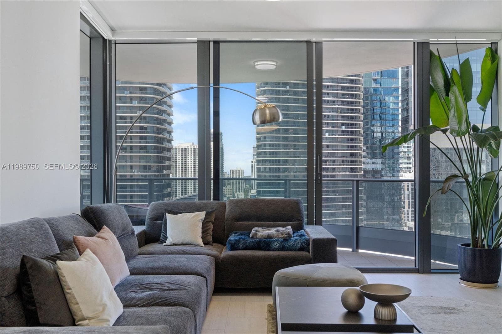 1000 Brickell Plz # 2812, Miami FL 33131 — 2