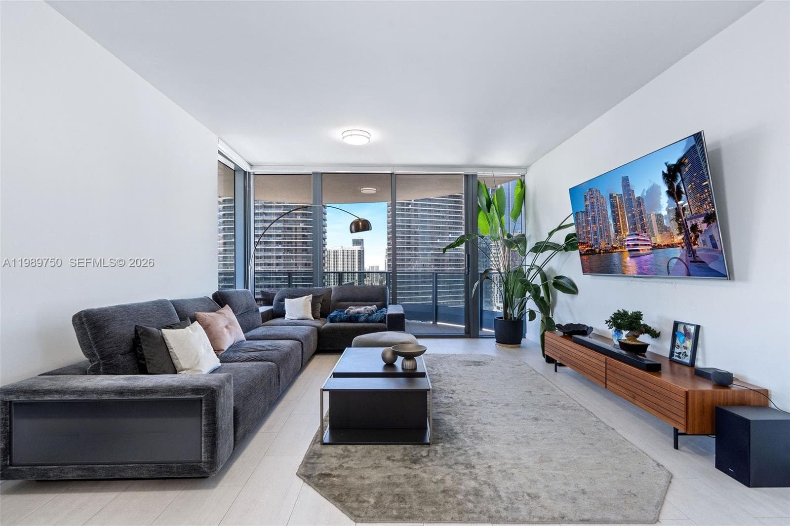 1000 Brickell Plz # 2812, Miami FL 33131 — 1